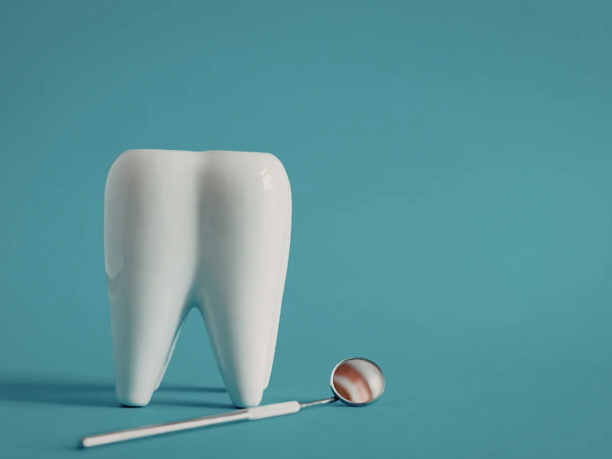 Emergency Dentist on Avenue Road: Broken Tooth Repair